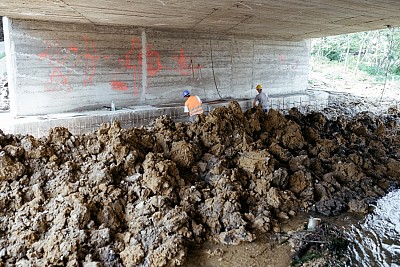 Sočasno poteka tudi obnova mostu čez Studenčnico